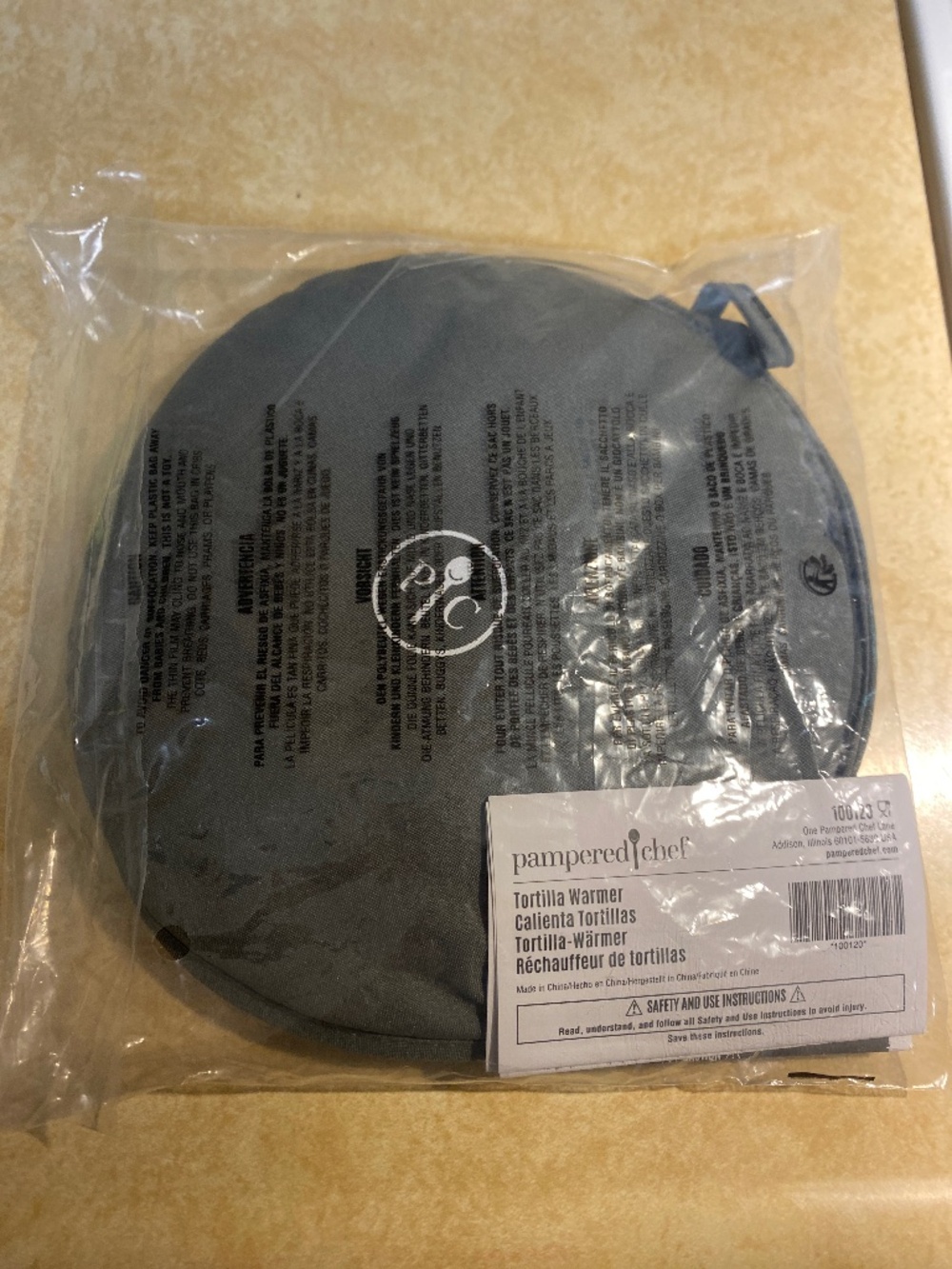 Pampered chef tortilla warmer